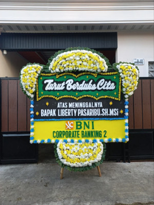 Papan Bunga Duka di Kampung Apar