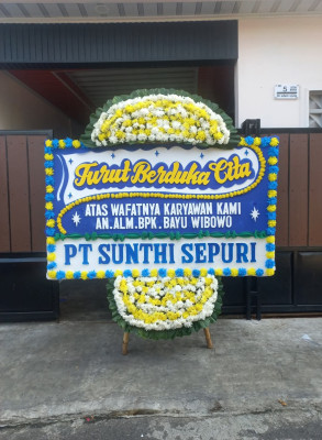 Papan Bunga Duka di Kampung Apar