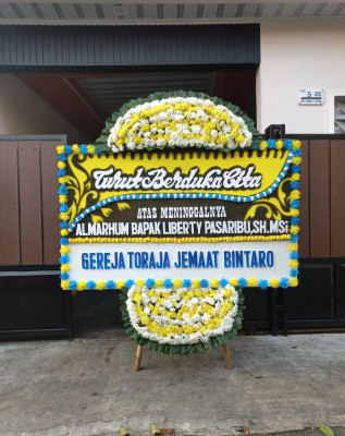 Papan Bunga Duka di Kampung Apar