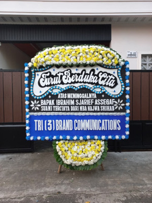Papan Bunga Duka di Kampung Apar